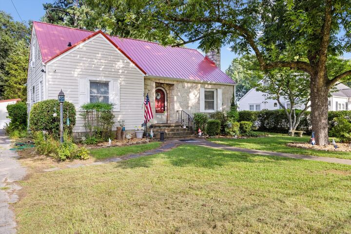 Property Photo: 105 S Lovell Avenue TN 37411