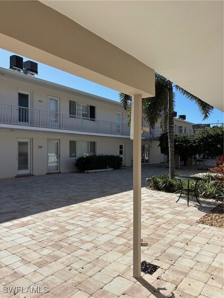 Property Photo:  546 Broad Avenue S 546  FL 34102 