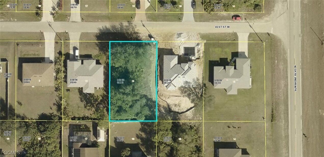 Property Photo: 2505 41st Street W FL 33971