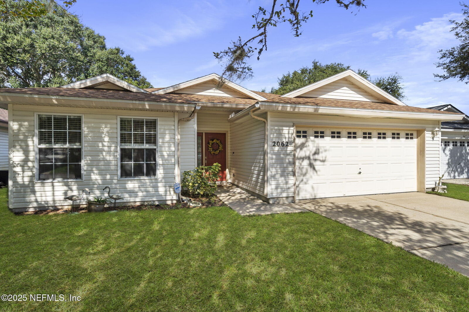 Property Photo: 2062 Featherwood Drive W FL 32233