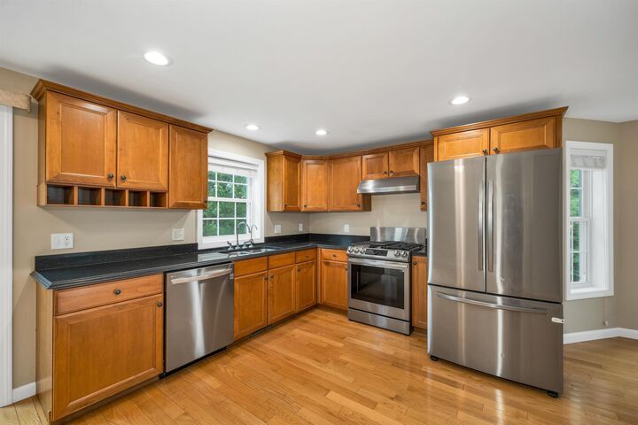 Property Photo: 66 Overlook Circle NH 03051