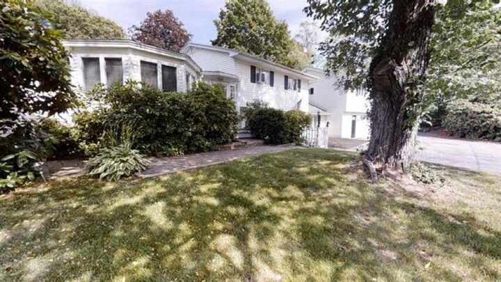 Property Photo: 7 Wellesley Drive NH 03076