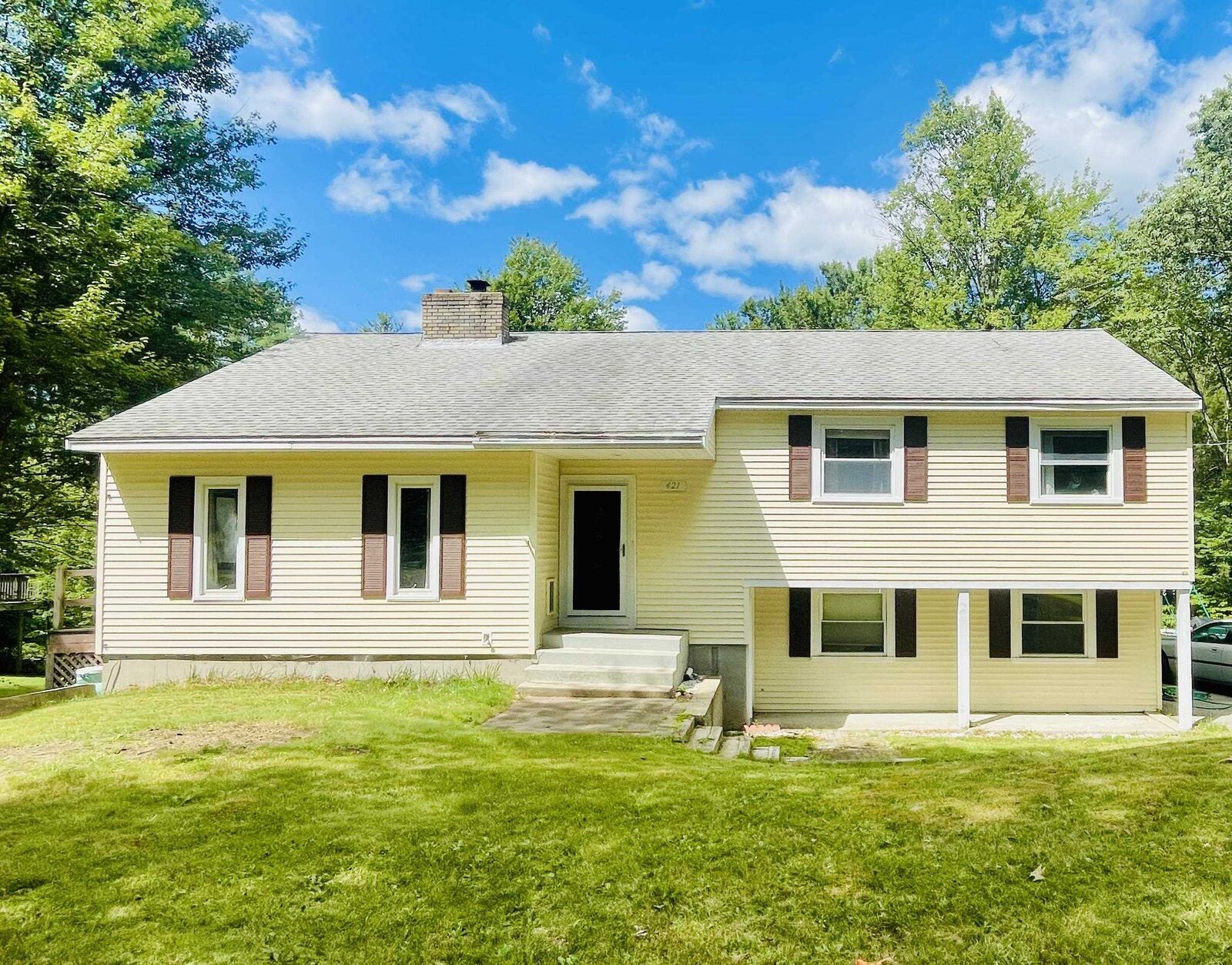 Property Photo: 421 Pendleton Lane NH 03053
