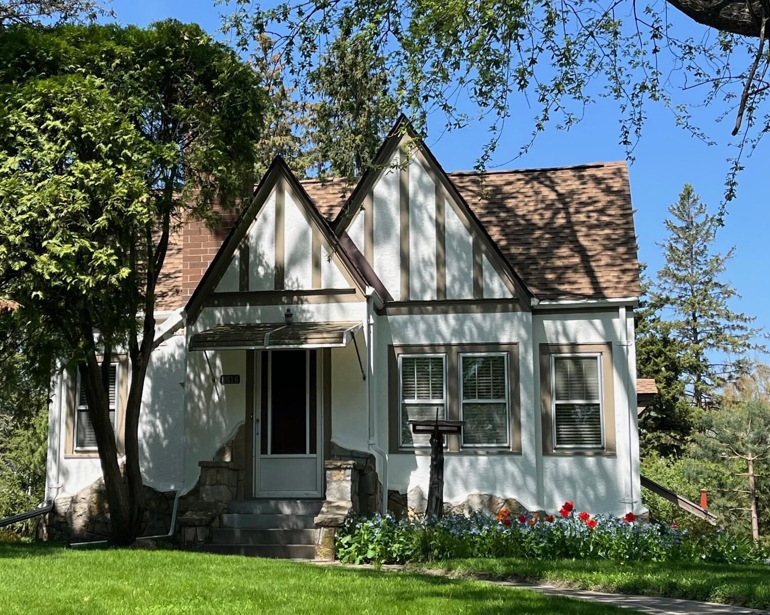 Property Photo:  8616 Park Avenue  MN 55375 