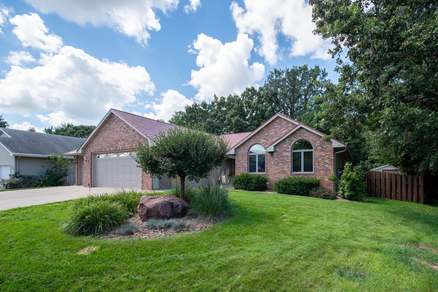 Property Photo: 206 Woodhaven Lane MN 56001