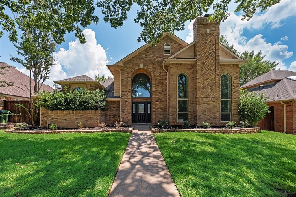 Property Photo: 2912 Ridgebend Drive TX 76051