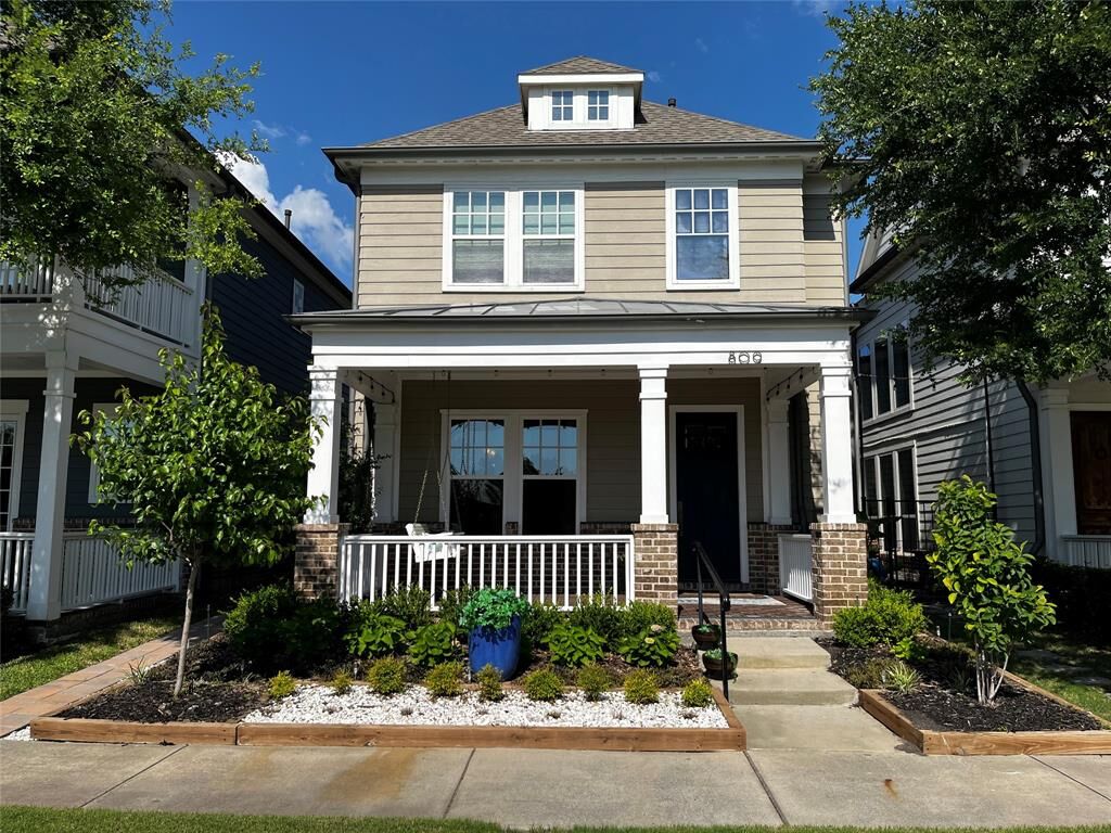 Property Photo:  809 Cameron Court  TX 75019 