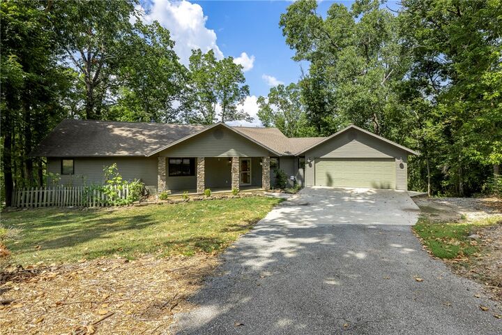 Property Photo: 22 Howard Place AR 72756
