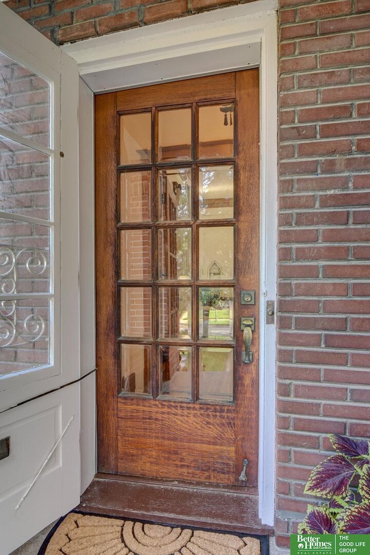 Property Photo: 3324 Pine Street NE 68105