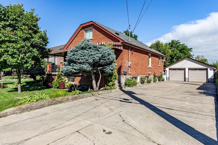 Property Photo:  147 Stewartdale Avenue  ON L8K 4P6 