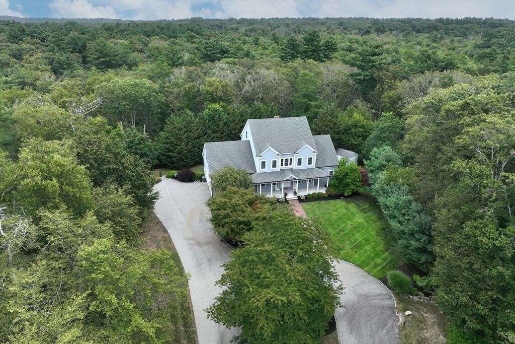 Property Photo: 94 Arrowwood Dr MA 02066