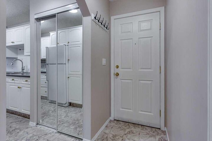 Photo de la propriété: 5330 47 Avenue 312 AB T4N 3R2