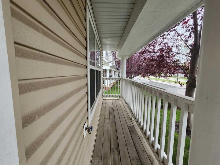 Property Photo:  29 Country Village Gate NE  AB T3K 0E7 