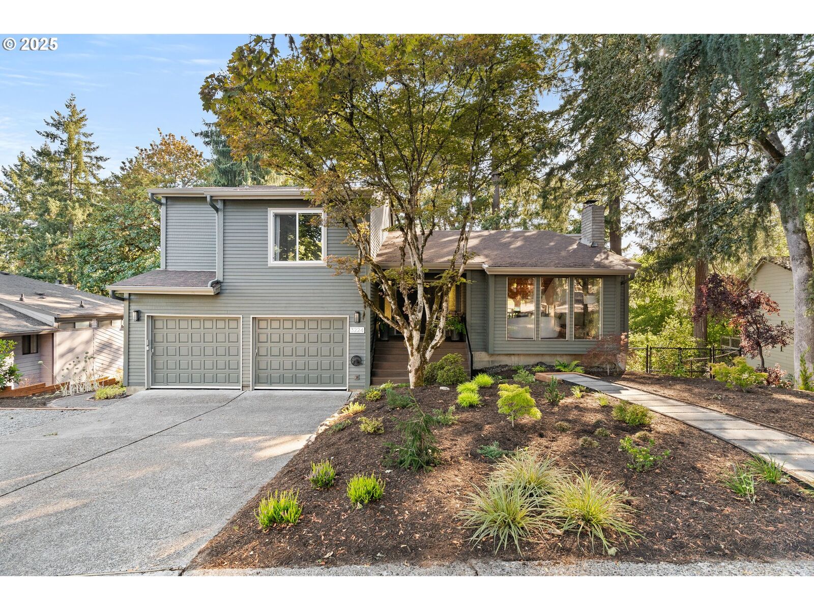 Property Photo: 3224 Valley Crest Way OR 97116