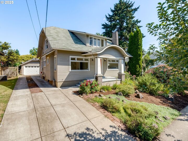 Property Photo: 1015 SE Nehalem St OR 97202