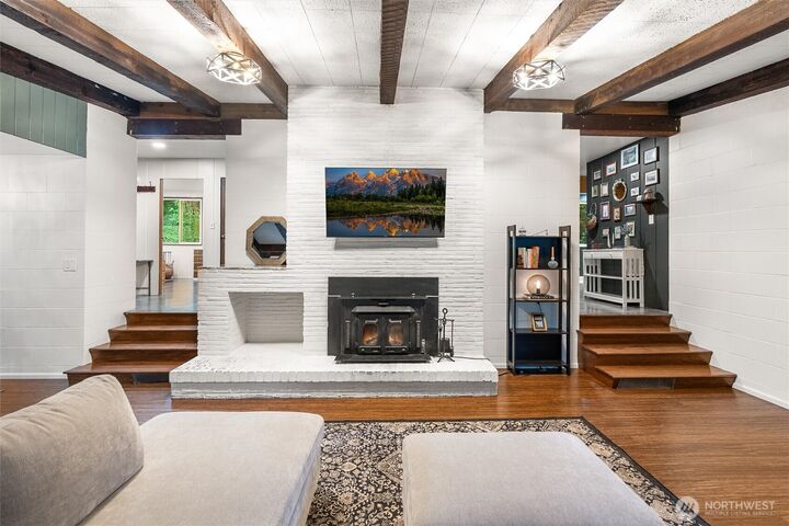 Property Photo: 17522 33rd Avenue NE WA 98155