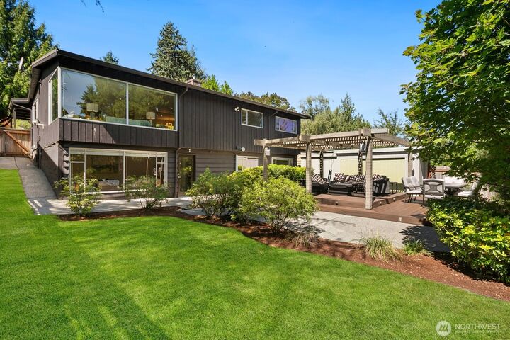 10040  35th Avenue NE  Seattle WA 98125 photo