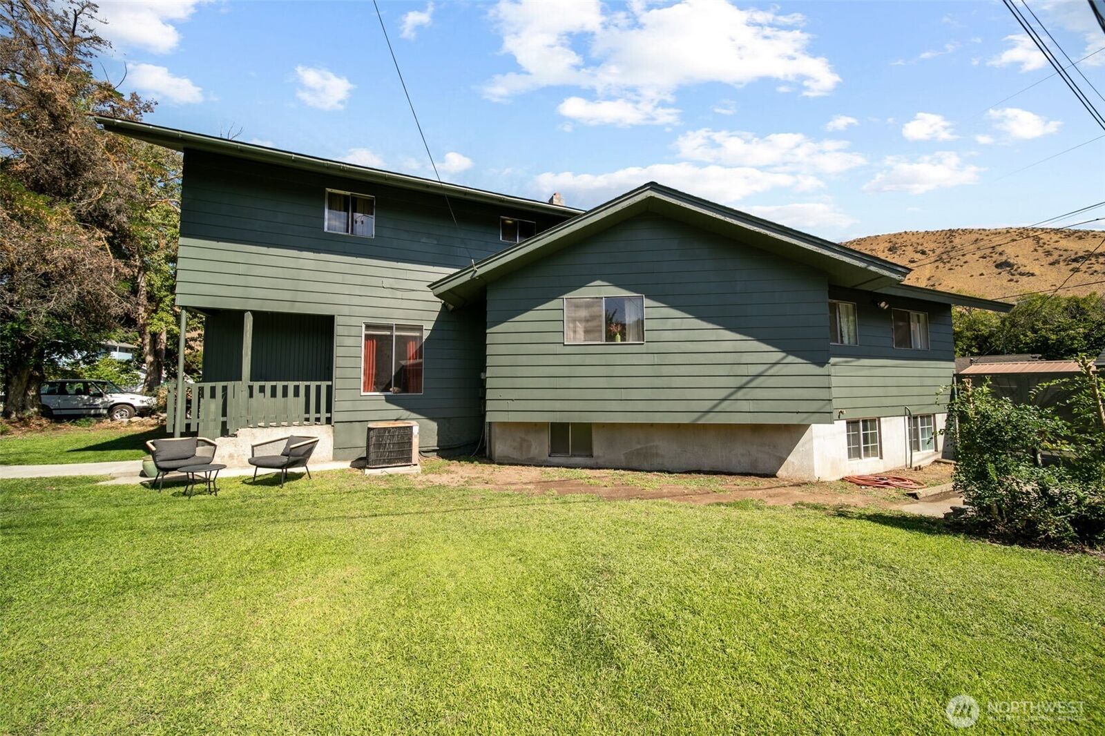 Property Photo:  100 S  Douglas  WA 98815 