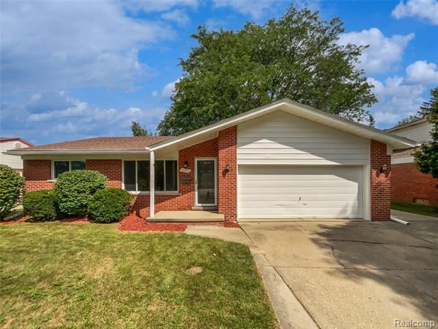 Property Photo: 14292 Hubbell Street MI 48154