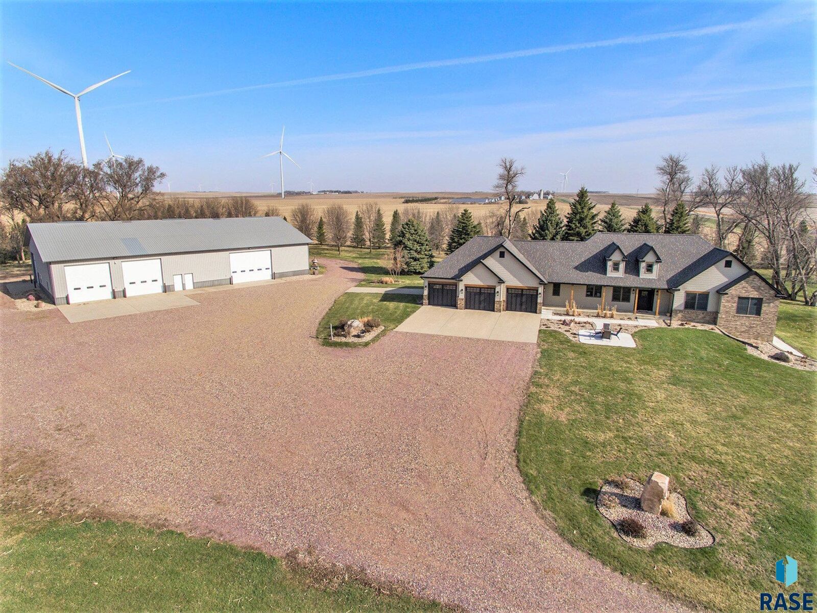 Property Photo: 969 60th Ave MN 56116