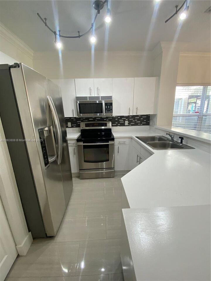 Property Photo: 449 SW 122nd Ter FL 33025