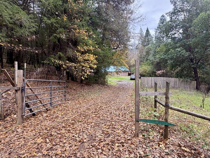 27367 Mineral Way  Bella Vista CA 96008 photo