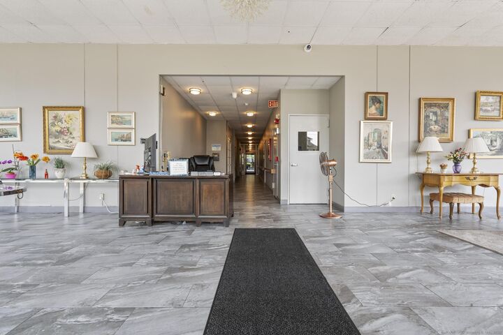 Property Photo: 2370 North Avenue 7C CT 06604