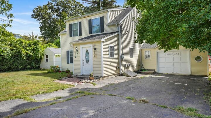 Property Photo: 1371 Old North Colony Road CT 06450