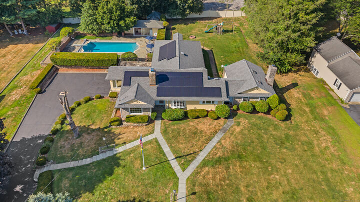 81 Plymouth Avenue  Trumbull CT 06611 photo