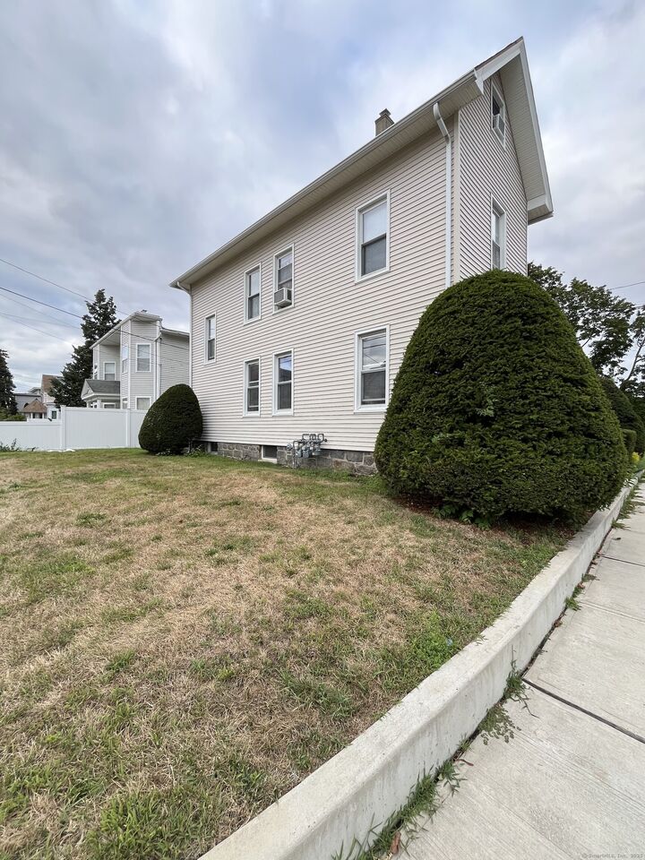 Property Photo: 35 Cove Avenue 3 CT 06855
