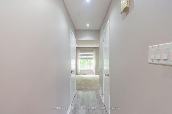 Photo de la propriété: 16 Franklin Court ON L6T 3Z1