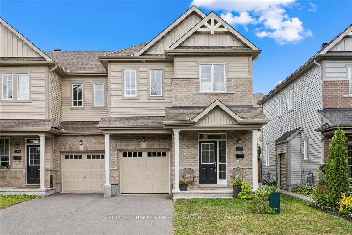 Property Photo: 545 Tulip Tree Way ON K1W 0L8