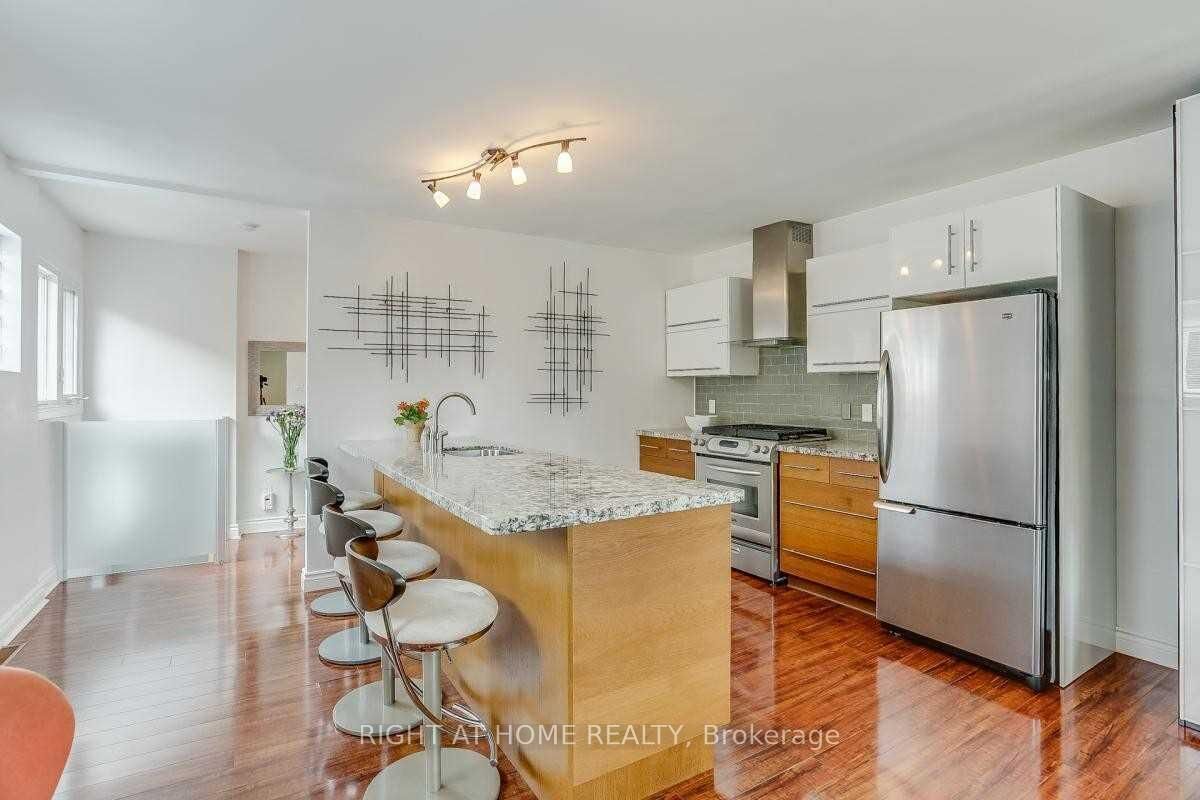 Property Photo:  134 Locksley Avenue  ON M6B 3N5 