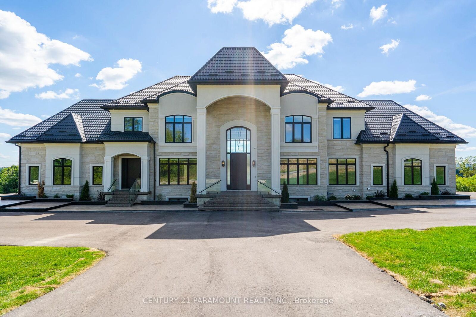 Property Photo: 16322 Hillview Place ON L7E 3S2