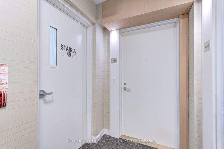 Property Photo:  70 Annie Craig Drive 4905  ON M8V 0G2 