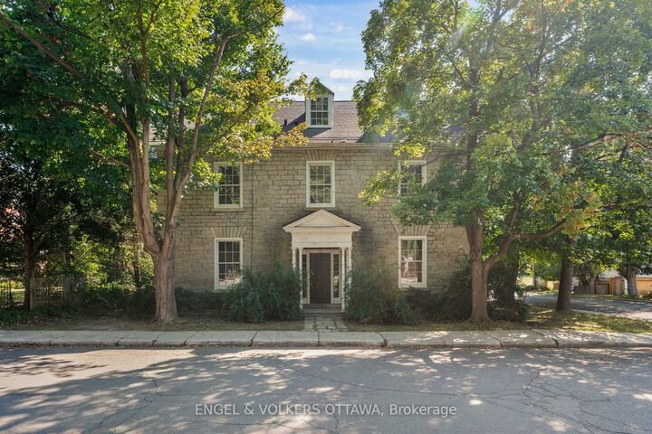 Property Photo:  35 Mackay Street  ON K1M 2B2 