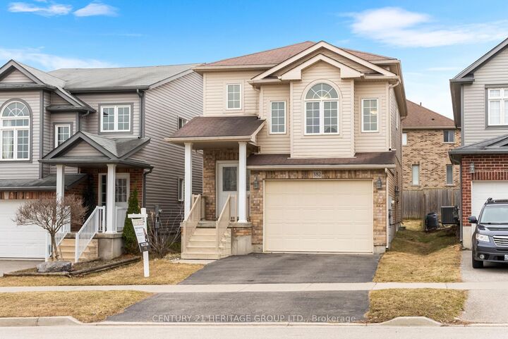 Property Photo:  382 Woodbine Avenue  ON N2R 0A9 