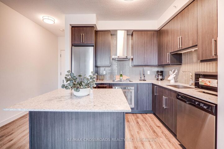 Property Photo:  2093 Fairview Street 502  ON L7R 0E6 