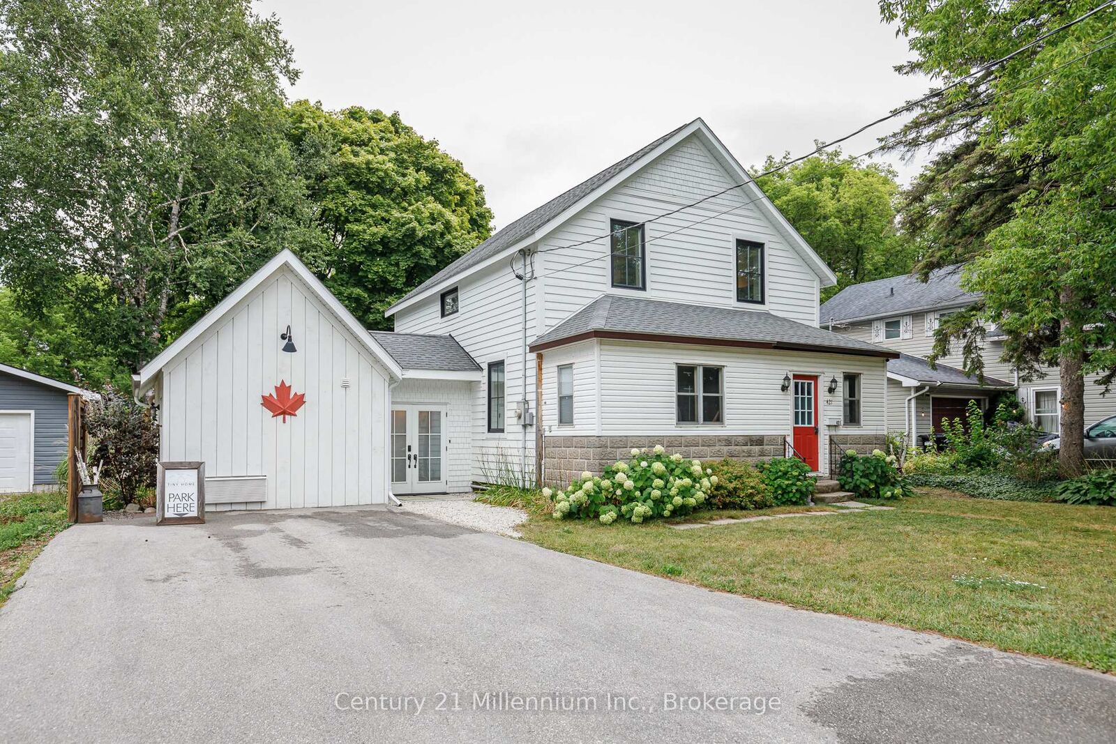 Property Photo:  421 Napier Street  ON L9Y 3T8 