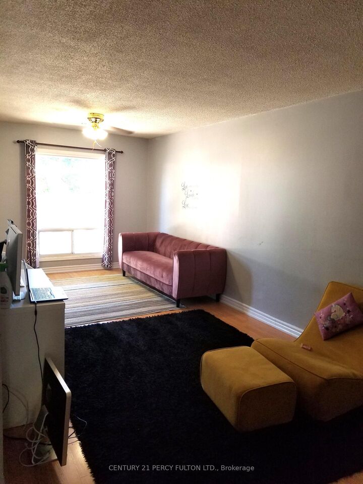 Property Photo:  540 Dorchester Drive 21  ON L1J 6M5 