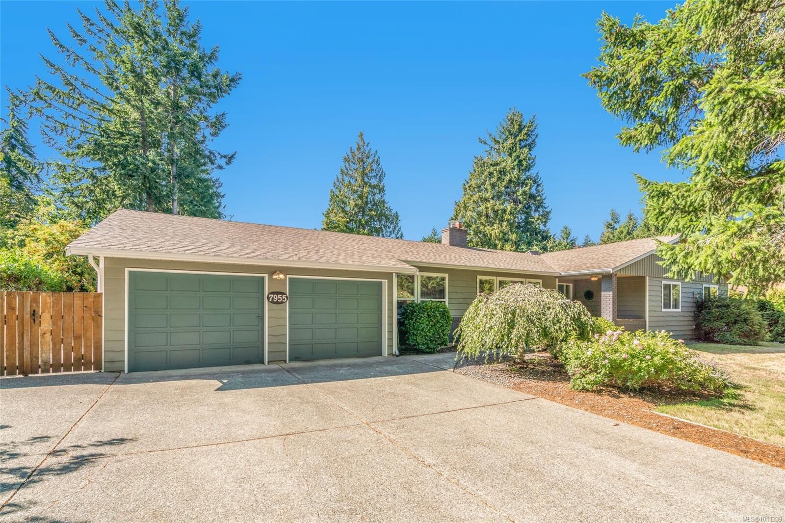 Property Photo: 7955 Northwind Dr BC V0R 2H0