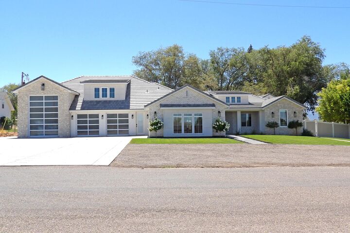 Property Photo: