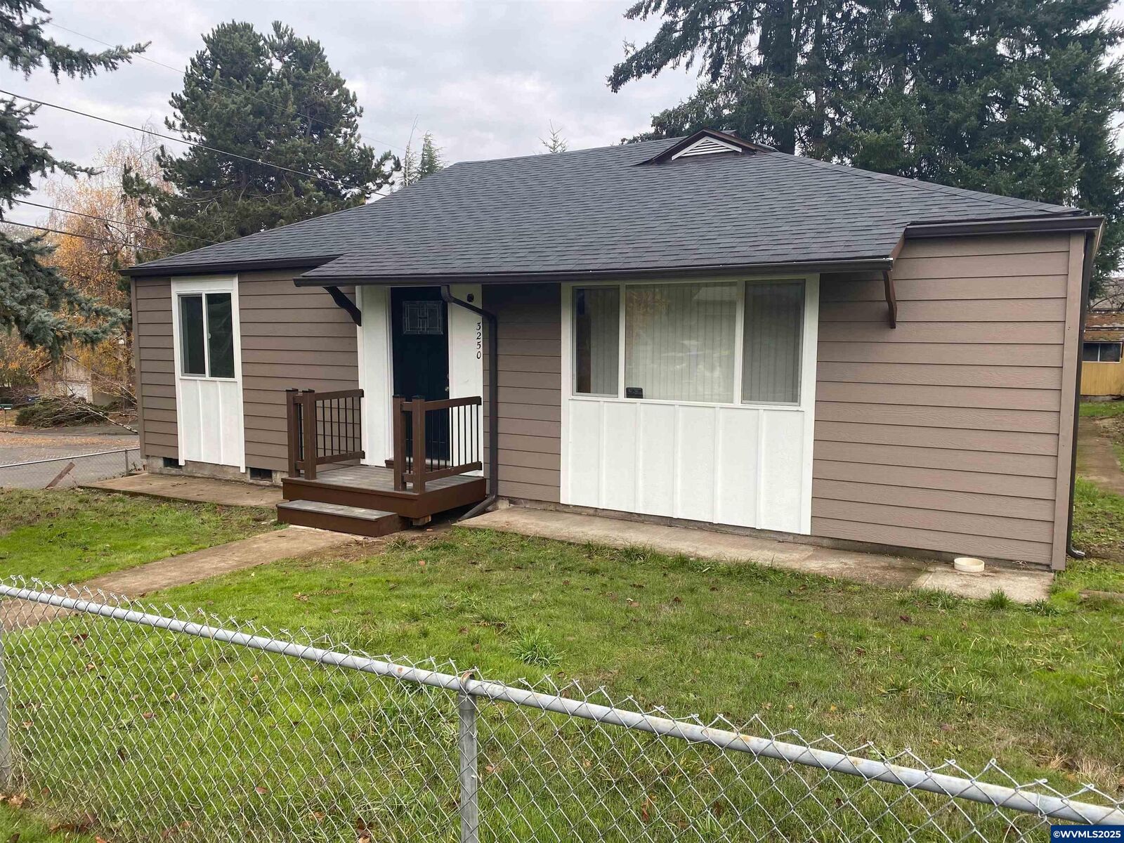 Property Photo: 3250 Bonham St S OR 97302