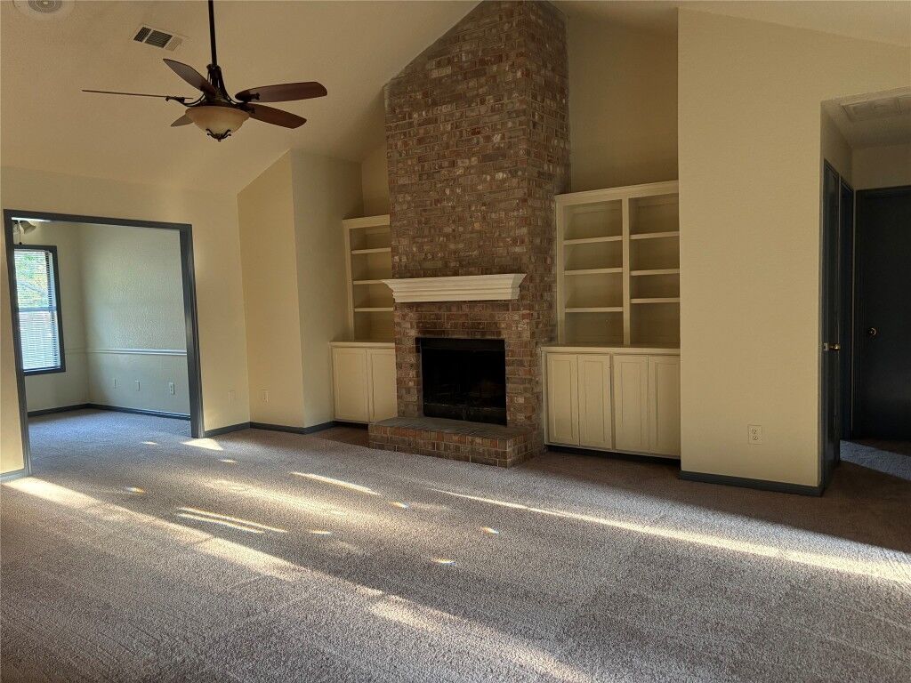 Property Photo: 2610 Willow Way TX 78664