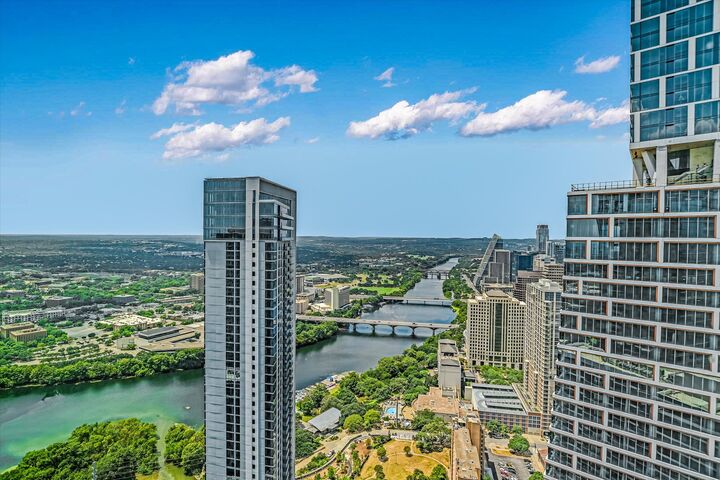 Property Photo:  610 Davis Street 4704  TX 78701 