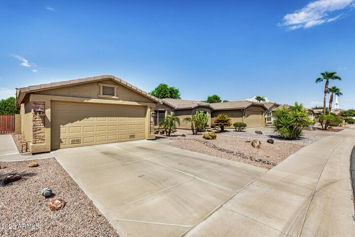 Property Photo:  3920 E Runaway Bay Place  AZ 85249 
