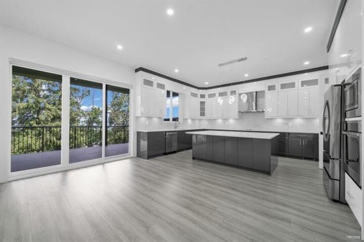Property Photo:  5988 Lindeman Street 4  BC V2R 0R9 