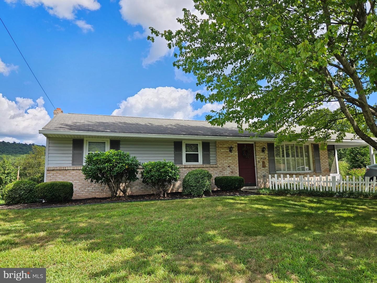 Property Photo: 424 Vesta Drive PA 17018