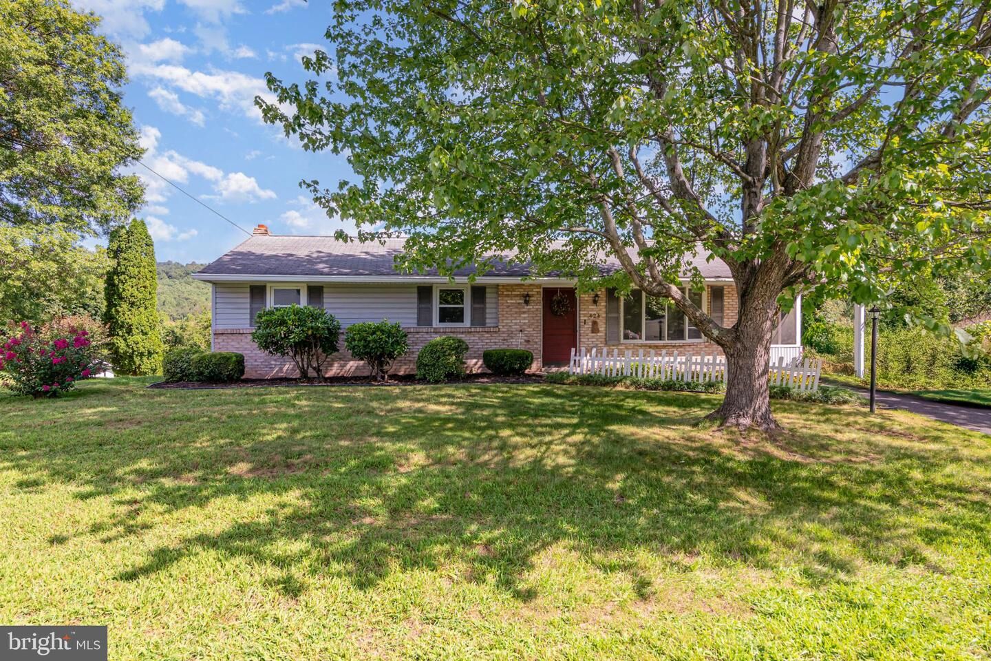 Property Photo: 424 Vesta Drive PA 17018