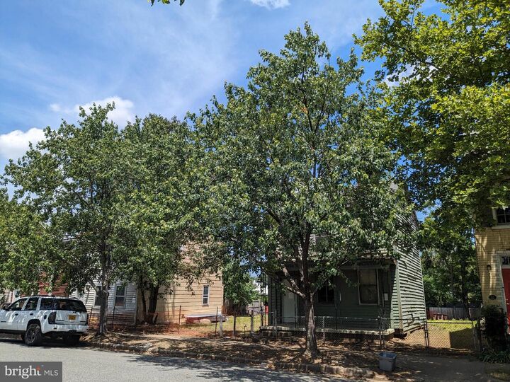 309 Prince Edward Street  Fredericksburg VA 22401 photo